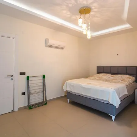 Seven Stars B-12 Apartment